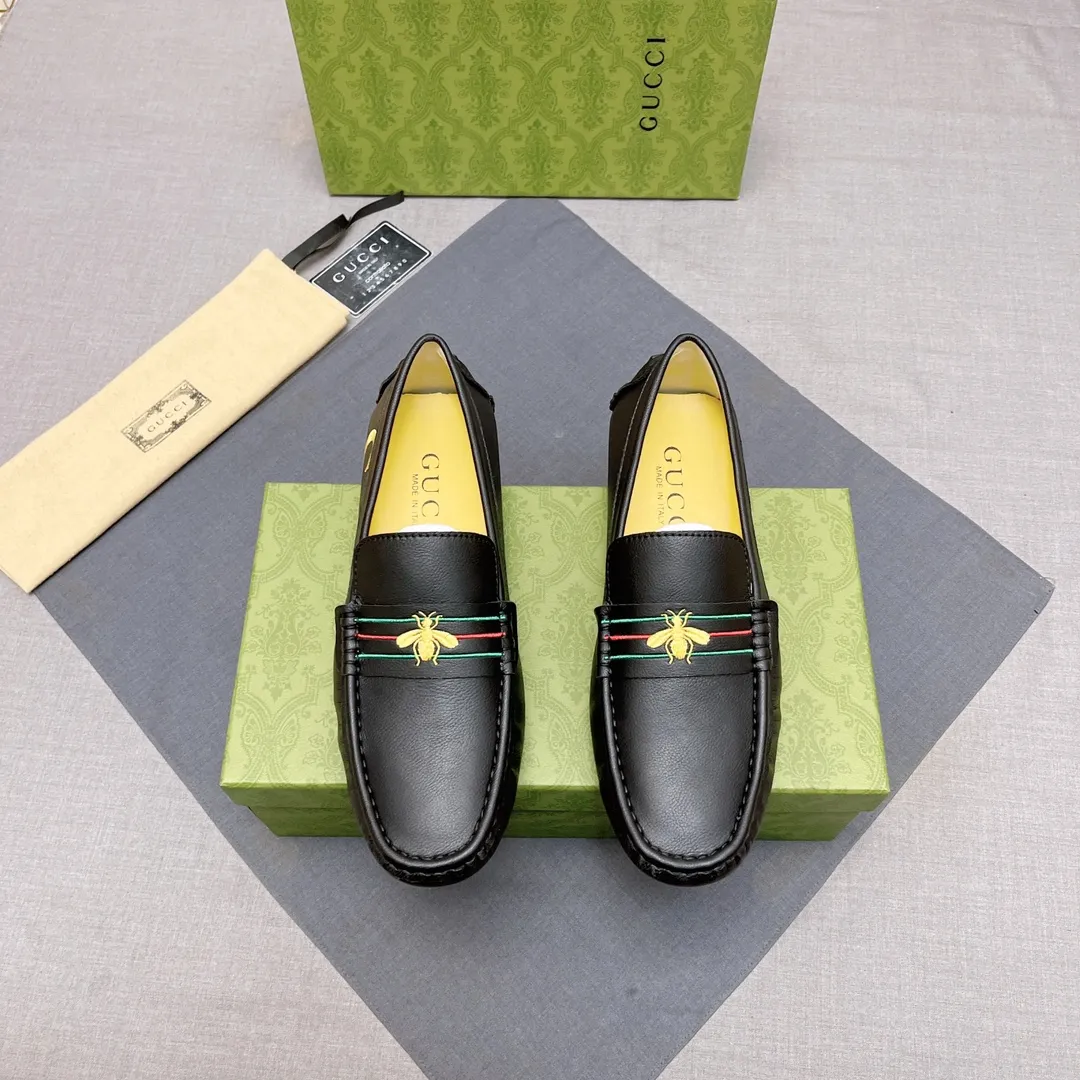 p400 GUCCI, Gucci official flagship store original casual beanie shoes ~ Four Seasons Trendy Shoes 👟》New version at the counter, Gucci 1:1 high-quality workmanship, upper: imported pebbled calfskin, genuine sweat-absorbent pigskin lining, fashionable lazy business style design, casual loafers, running shoes are perfect for young people. British fashion boots 😍 Equipped with original raw rubber wear-resistant outsole, absolutely high-end and classy, ​​suitable for drivers only 🚗 A must-have for fashionable men, standard code 37-45 No. 071